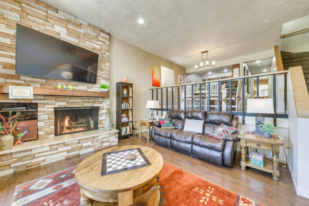 Ruidoso Golf Condo - Patio, Fire Pit And Mtn View! ภายนอก รูปภาพ