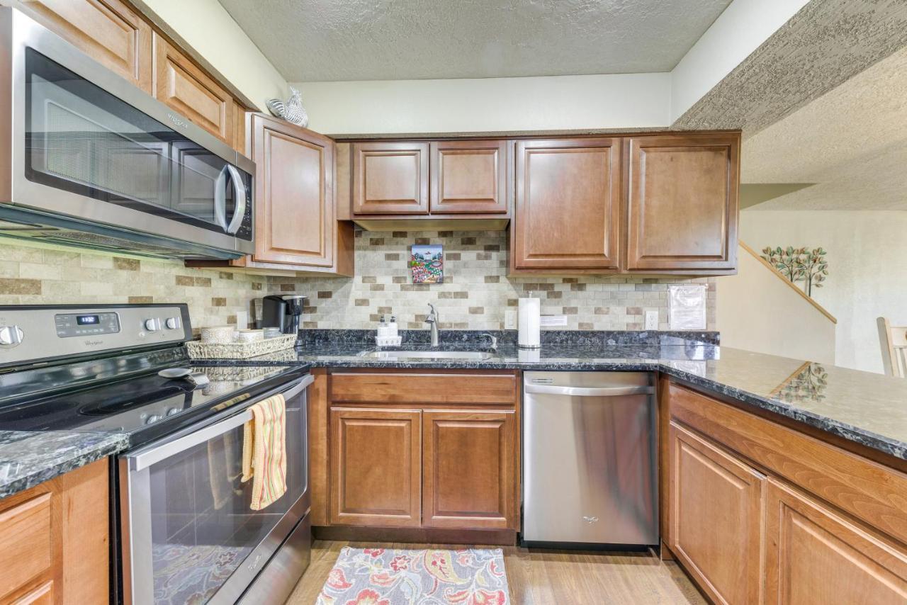 Ruidoso Golf Condo - Patio, Fire Pit And Mtn View! ภายนอก รูปภาพ